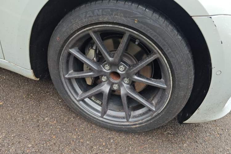 Used Tesla Model 3 2021 Standard Range Rear-Drive Upgraded Version Right Front Wheel Hub