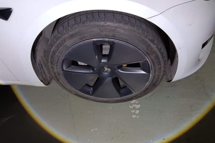 Used Tesla Model 3 2021 Standard Range Rear-Wheel Drive Upgraded Version 3D6 Right Front Wheel Hub