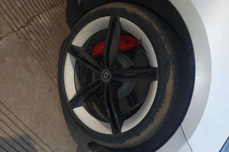 Used Tesla Model 3 2021 Performance High-Performance All-Wheel-Drive Version Right Front Wheel Hub