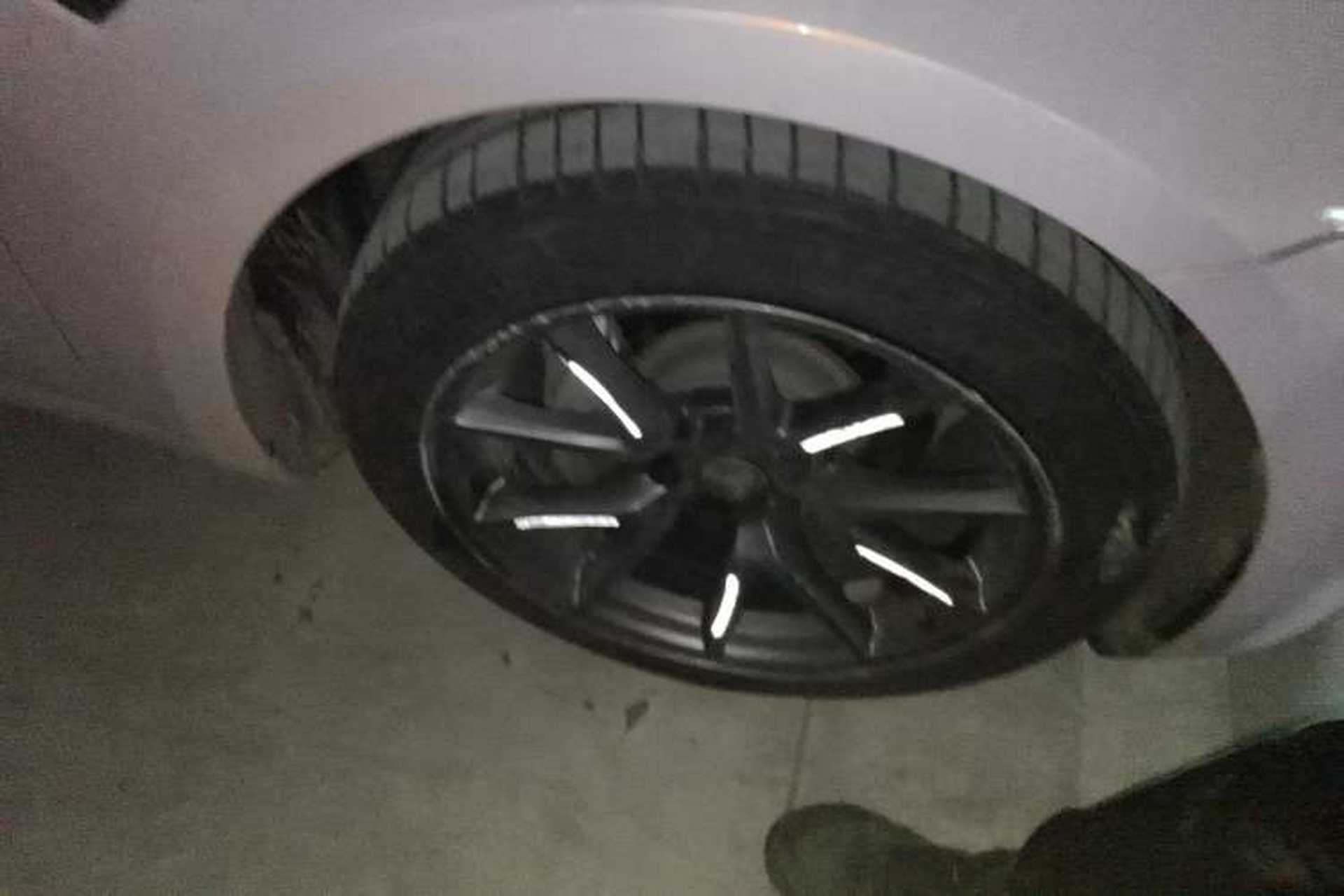 Used Tesla Model 3 2021 Standard Range Rear-Wheel Drive Upgraded Version 3D6 Right Front Wheel Hub