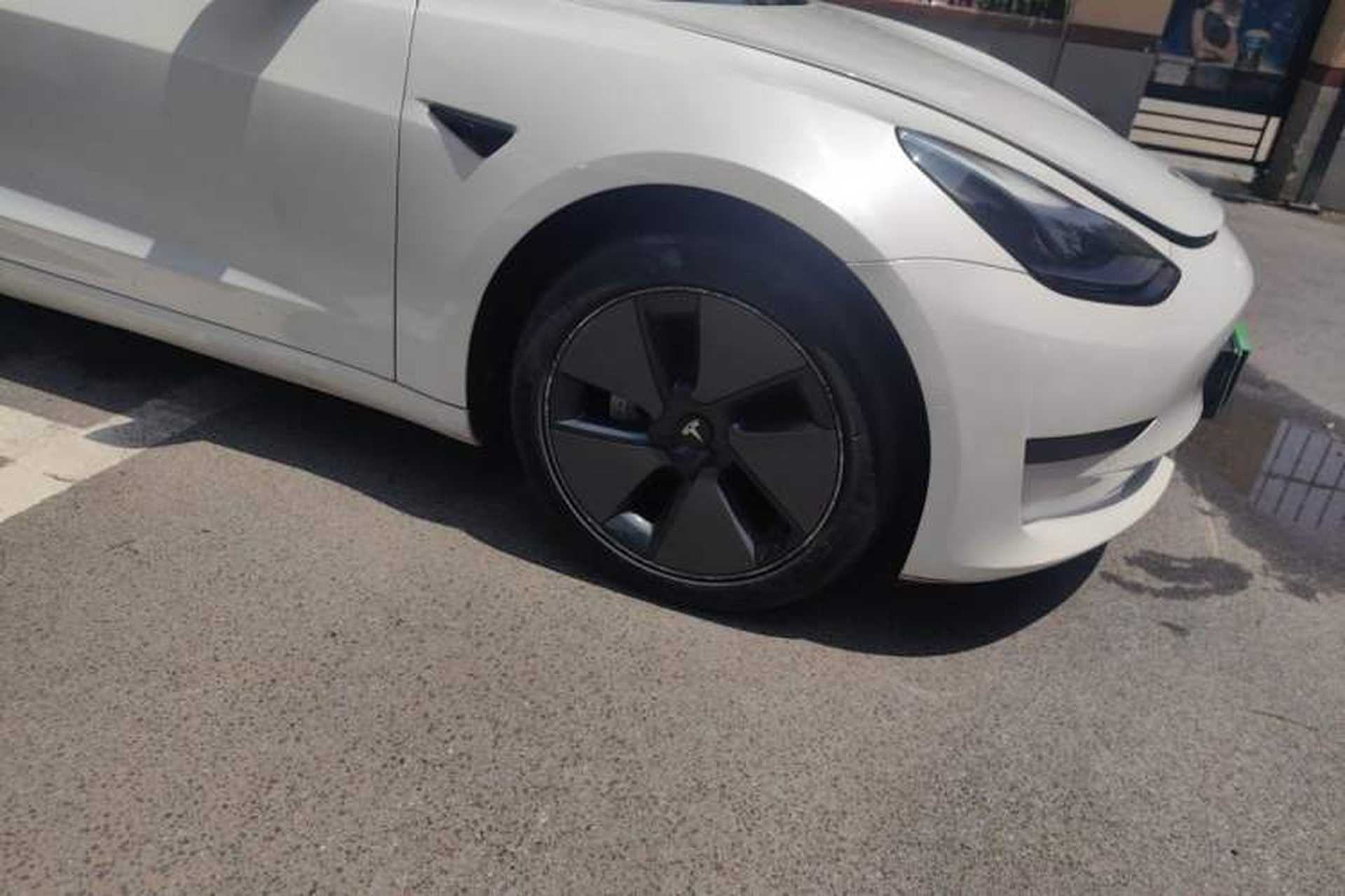 Used Tesla Model 3 2021 Standard Range Rear-Wheel Drive Upgraded Version 3D6 Right Front Wheel Hub