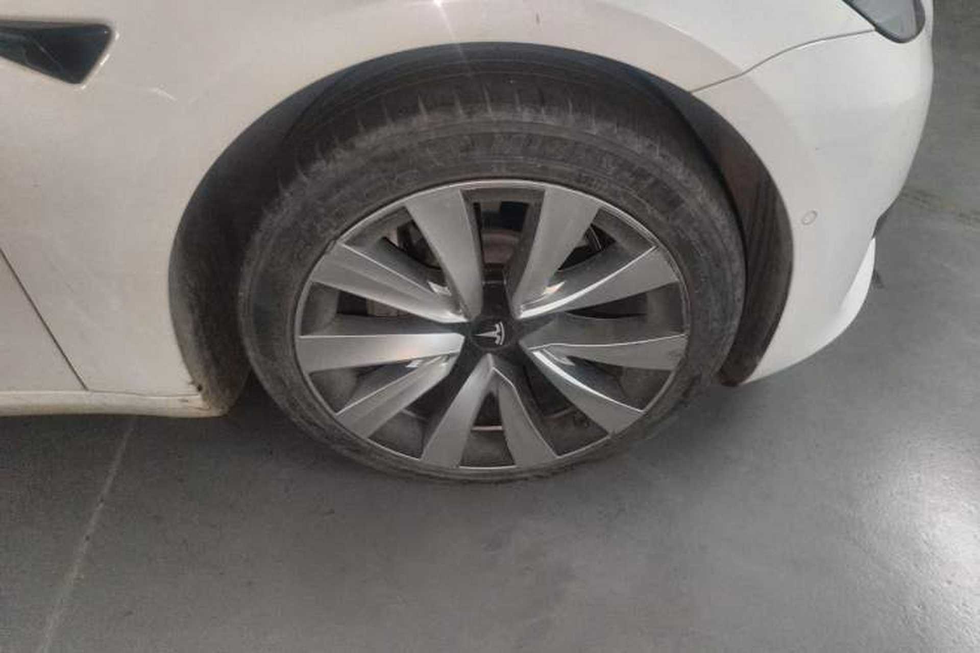 Used Tesla Model 3 2021 Standard Range Rear-Wheel Drive Upgraded Version 3D6 Right Front Wheel Hub