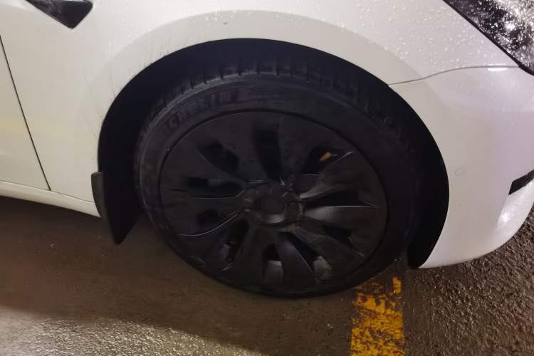 Used Tesla Model 3 2021 Standard Range Rear-Wheel Drive Upgraded Version 3D6 Right Front Wheel Hub