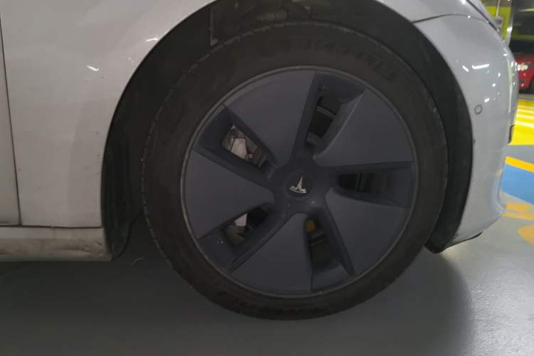 Used Tesla Model 3 2021 Revised Version Standard Range Rear-Wheel Drive Upgraded Edition 3D1 Right Front Wheel Hub