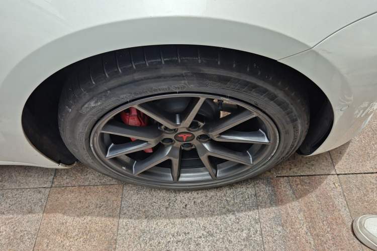 Used Tesla Model 3 2021 Standard Range Rear-Wheel Drive Upgraded Version 3D6 Right Front Wheel Hub