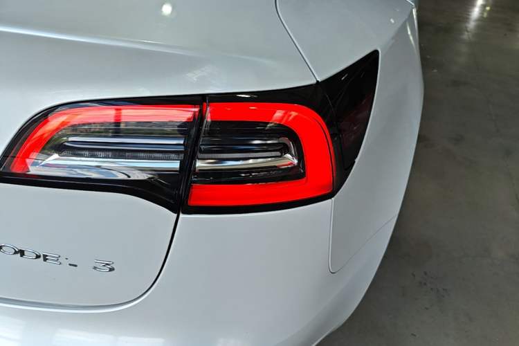 Used Tesla Model 3 2021 Standard Range Rear-Drive Upgraded Version Right Rear Taillight