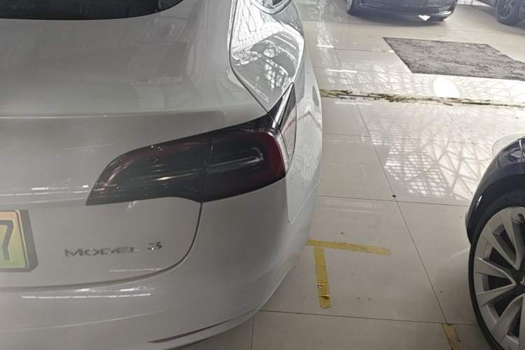 Used Tesla Model 3 2021 Standard Range Rear-Wheel Drive Upgraded Version 3D6 Right Rear Taillight