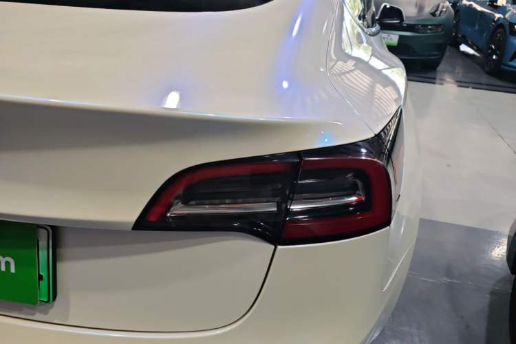 Used Tesla Model 3 2021 Standard Range Rear-Wheel Drive Upgraded Version 3D6 Right Rear Taillight