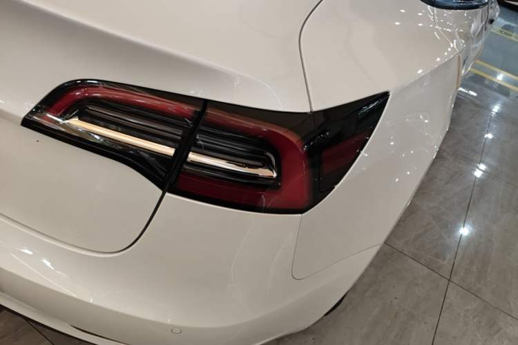 Used Tesla Model 3 2021 Standard Range Rear-Drive Upgraded Version Right Rear Taillight