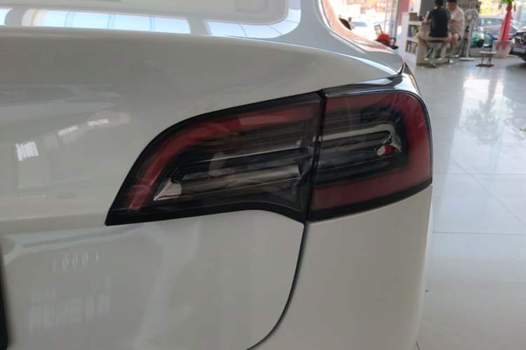 Used Tesla Model 3 2021 Standard Range Rear-Wheel Drive Upgraded Version 3D6 Right Rear Taillight