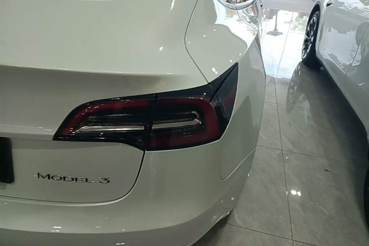 Used Tesla Model 3 2021 Standard Range Rear-Drive Upgraded Version Right Rear Taillight