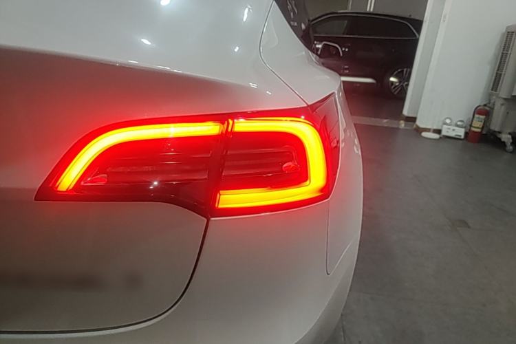 Used Tesla Model 3 2021 Standard Range Rear-Drive Upgraded Version Right Rear Taillight
