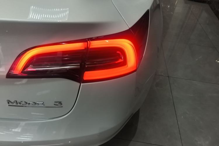 Used Tesla Model 3 2021 Revised Version II – Performance High-Performance All-Wheel-Drive Edition Right Rear Taillight