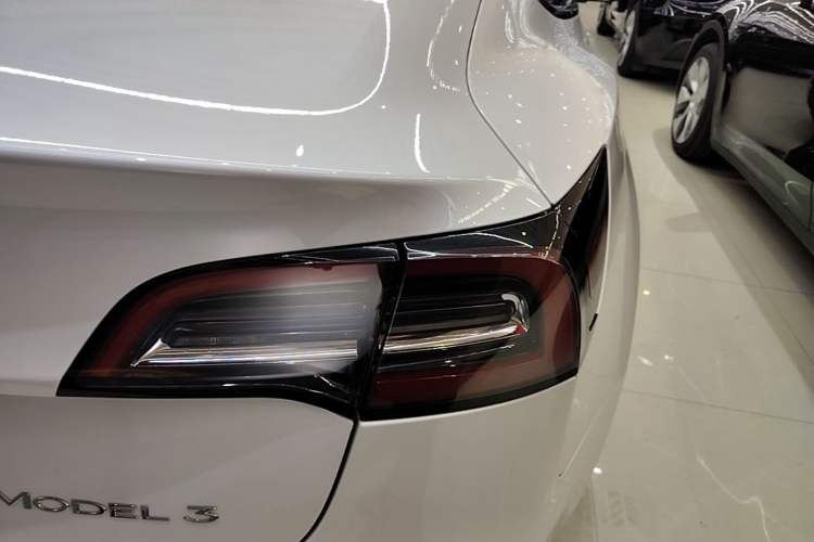 Used Tesla Model 3 2021 Standard Range Rear-Drive Upgraded Version Right Rear Taillight
