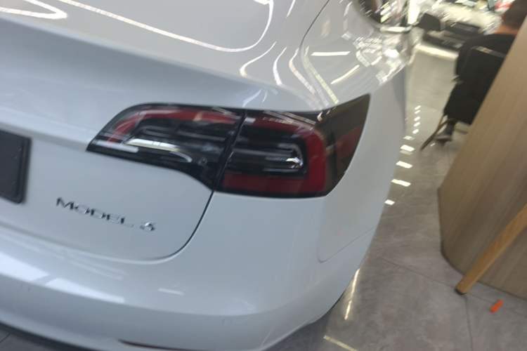 Used Tesla Model 3 2021 Standard Range Rear-Wheel Drive Upgraded Version 3D6 Right Rear Taillight