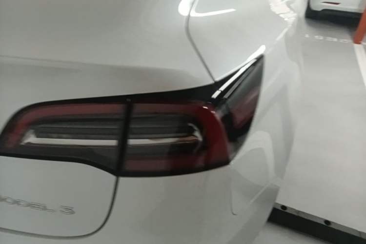 Used Tesla Model 3 2021 Standard Range Rear-Wheel Drive Upgraded Version 3D6 Right Rear Taillight