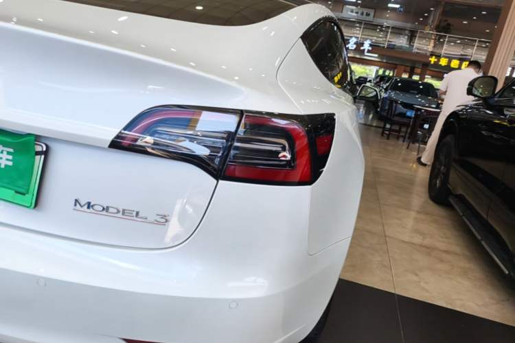 Used Tesla Model 3 2021 Performance High-Performance All-Wheel-Drive Version 3D6 Right Rear Taillight