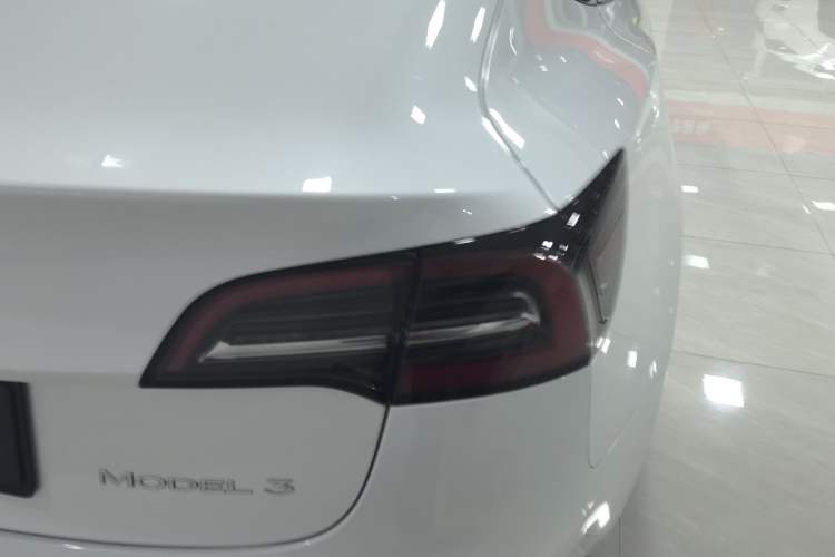 Used Tesla Model 3 2021 Standard Range Rear-Wheel Drive Upgraded Version 3D6 Right Rear Taillight