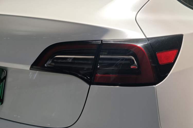 Used Tesla Model 3 2021 Standard Range Rear-Drive Upgraded Version Right Rear Taillight