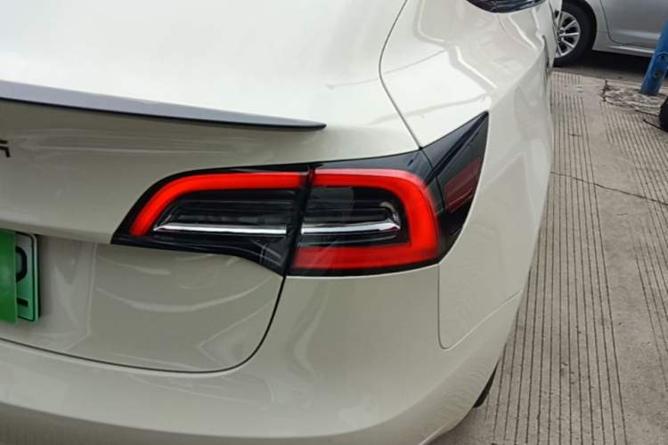Used Tesla Model 3 2021 Performance High-Performance All-Wheel-Drive Version Right Rear Taillight