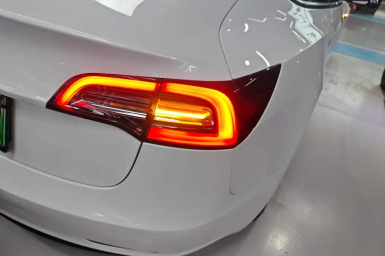Used Tesla Model 3 2021 Standard Range Rear-Drive Upgraded Version Right Rear Taillight
