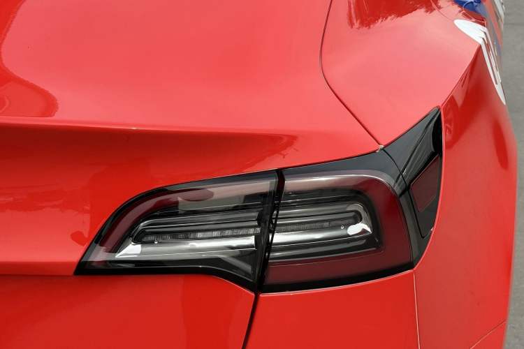 Used Tesla Model 3 2021 Standard Range Rear-Drive Upgraded Version Right Rear Taillight