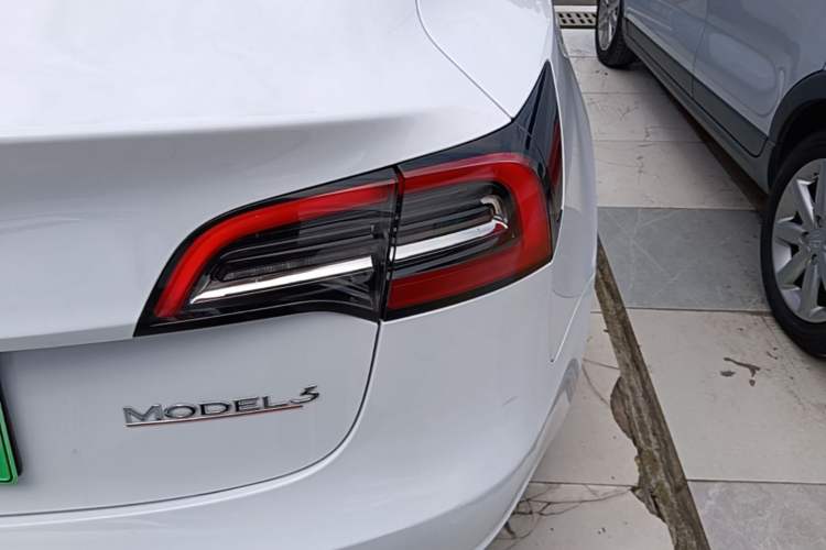 Used Tesla Model 3 2021 Performance High-Performance All-Wheel-Drive Version Right Rear Taillight