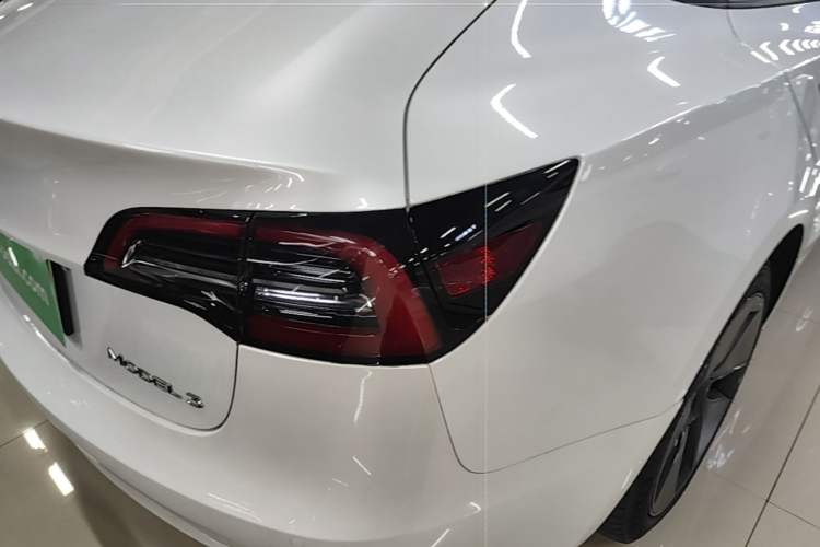 Used Tesla Model 3 2021 Standard Range Rear-Wheel Drive Upgraded Version 3D6 Right Rear Taillight