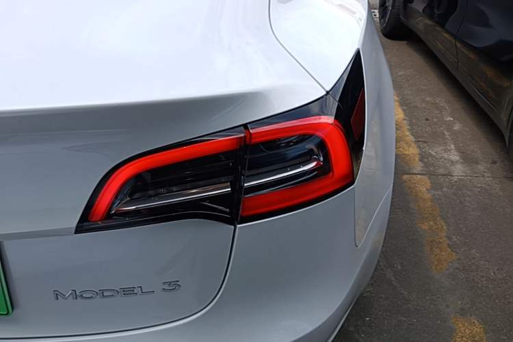 Used Tesla Model 3 2021 Standard Range Rear-Drive Upgraded Version Right Rear Taillight