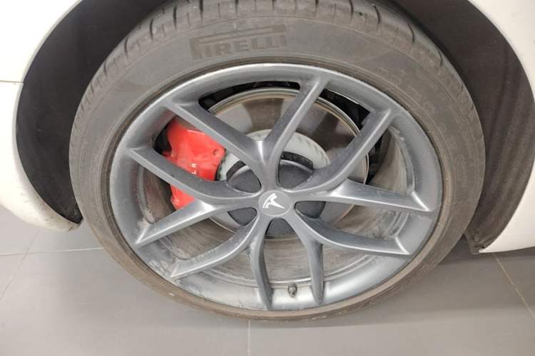Used Tesla Model 3 2021 Performance High-Performance All-Wheel-Drive Version Right Rear Wheel Hub