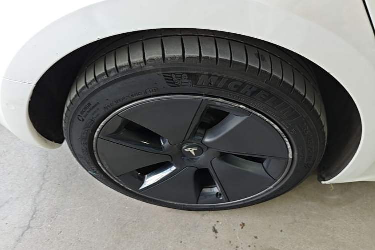 Used Tesla Model 3 2021 Standard Range Rear-Drive Upgraded Version Right Rear Wheel Hub