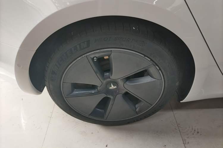 Used Tesla Model 3 2021 Standard Range Rear-Drive Upgraded Version Right Rear Wheel Hub