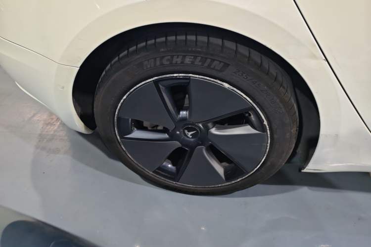 Used Tesla Model 3 2021 Standard Range Rear-Wheel Drive Upgraded Version 3D6 Right Rear Wheel Hub