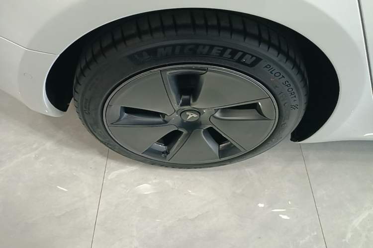 Used Tesla Model 3 2021 Standard Range Rear-Drive Upgraded Version Right Rear Wheel Hub