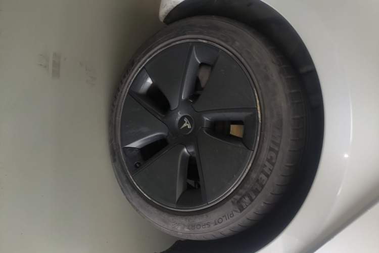 Used Tesla Model 3 2021 Standard Range Rear-Wheel Drive Upgraded Version 3D6 Right Rear Wheel Hub