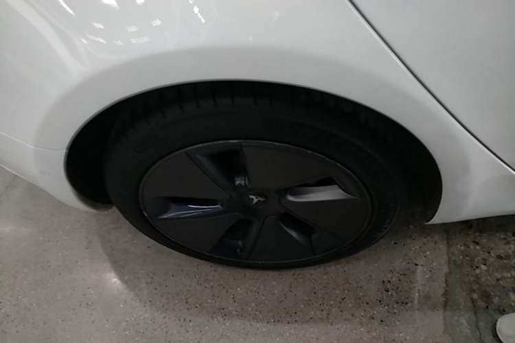 Used Tesla Model 3 2021 Standard Range Rear-Wheel Drive Upgraded Version 3D6 Right Rear Wheel Hub