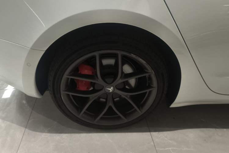 Used Tesla Model 3 2021 Revised Version II – Performance High-Performance All-Wheel-Drive Edition Right Rear Wheel Hub
