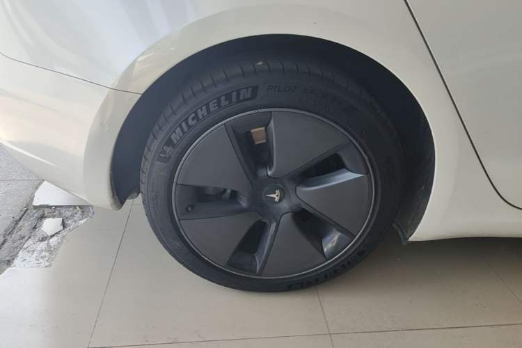 Used Tesla Model 3 2021 Standard Range Rear-Wheel Drive Upgraded Version 3D6 Right Rear Wheel Hub