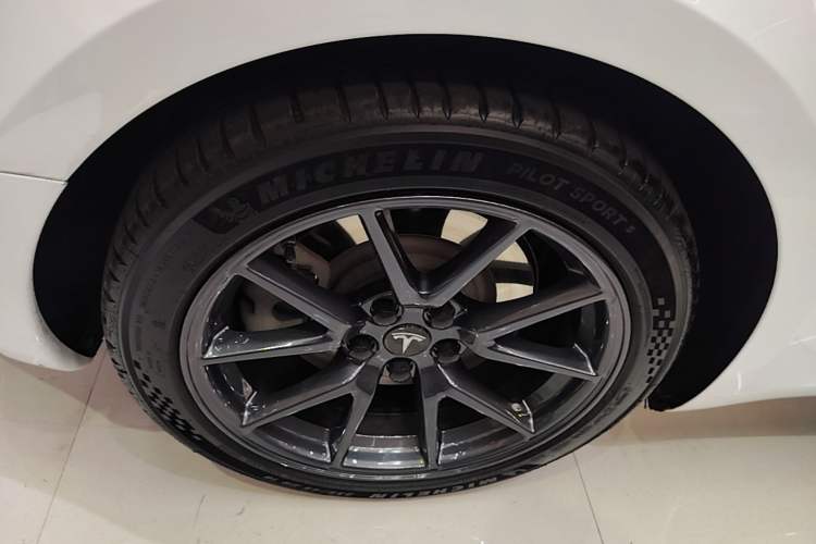 Used Tesla Model 3 2021 Standard Range Rear-Drive Upgraded Version Right Rear Wheel Hub