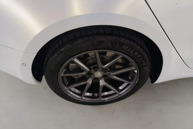 Used Tesla Model 3 2021 Standard Range Rear-Wheel Drive Upgraded Version 3D6 Right Rear Wheel Hub