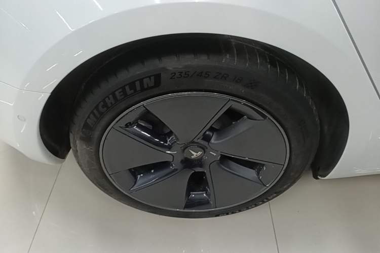 Used Tesla Model 3 2021 Standard Range Rear-Drive Upgraded Version Right Rear Wheel Hub