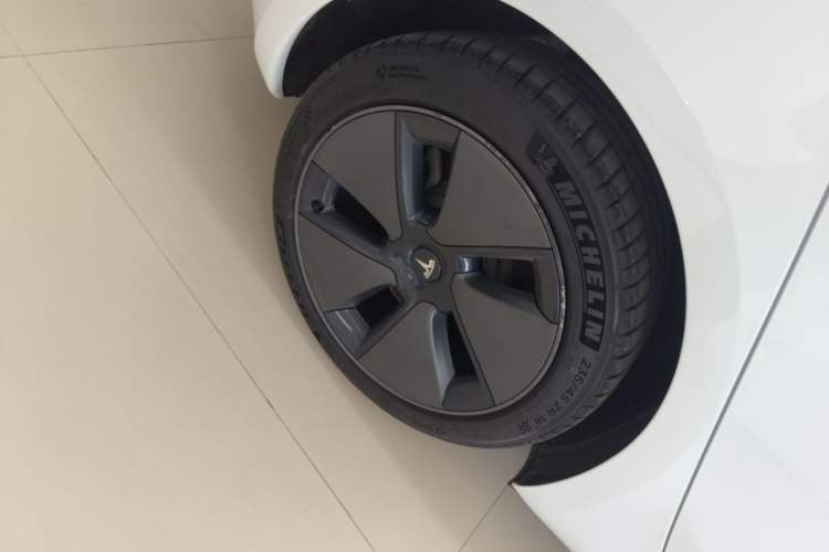Used Tesla Model 3 2021 Standard Range Rear-Wheel Drive Upgraded Version 3D6 Right Rear Wheel Hub