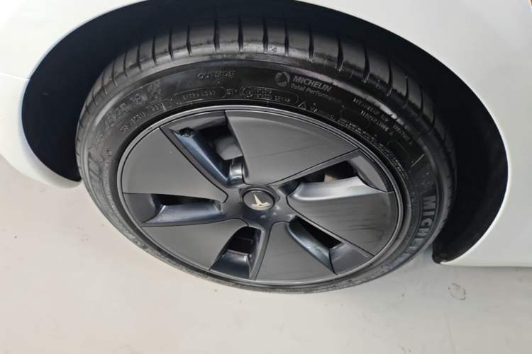 Used Tesla Model 3 2021 Standard Range Rear-Wheel Drive Upgraded Version 3D6 Right Rear Wheel Hub