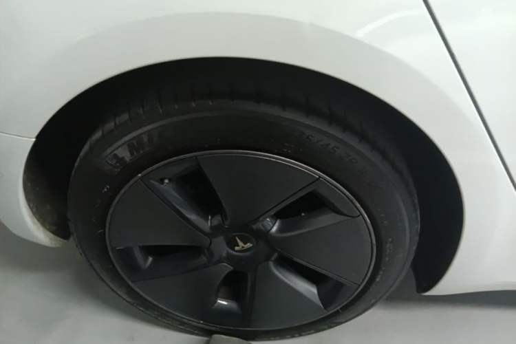 Used Tesla Model 3 2021 Standard Range Rear-Wheel Drive Upgraded Version 3D6 Right Rear Wheel Hub
