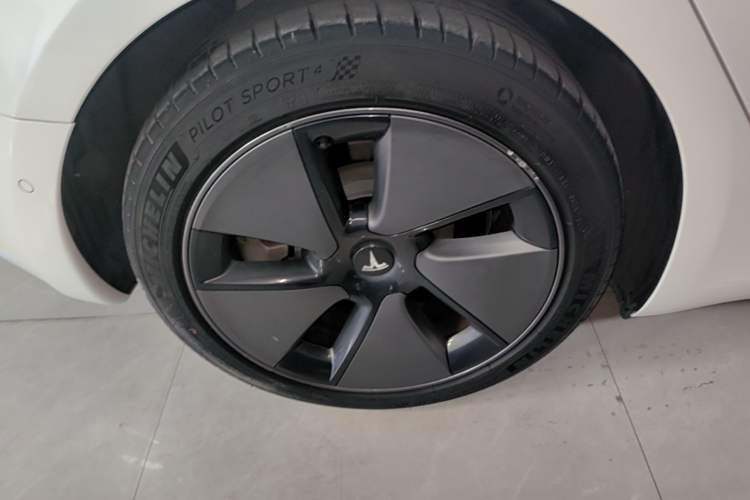 Used Tesla Model 3 2021 Revised Version Standard Range Rear-Wheel Drive Upgraded Edition 3D1 Right Rear Wheel Hub
