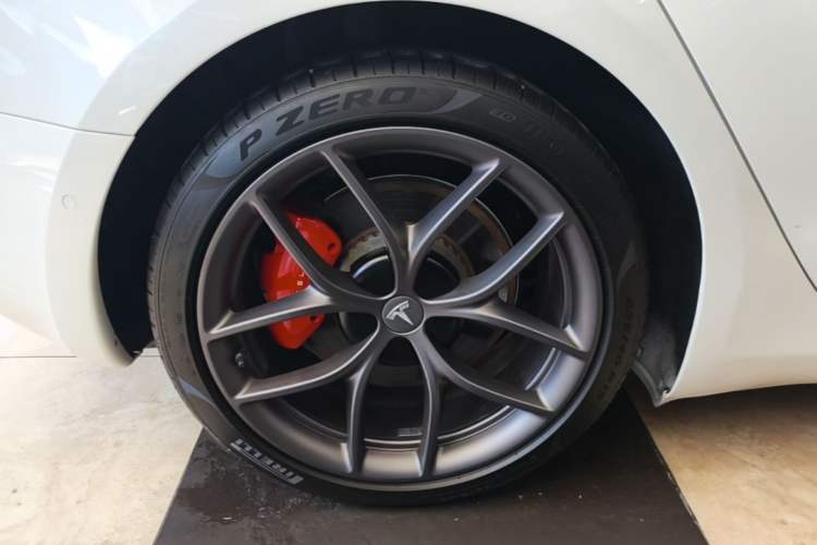Used Tesla Model 3 2021 Performance High-Performance All-Wheel-Drive Version 3D6 Right Rear Wheel Hub