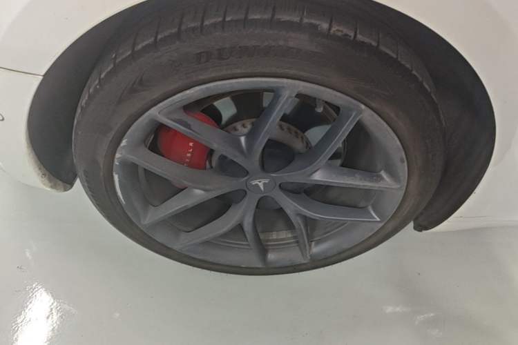 Used Tesla Model 3 2021 Performance High-Performance All-Wheel-Drive Version 3D6 Right Rear Wheel Hub