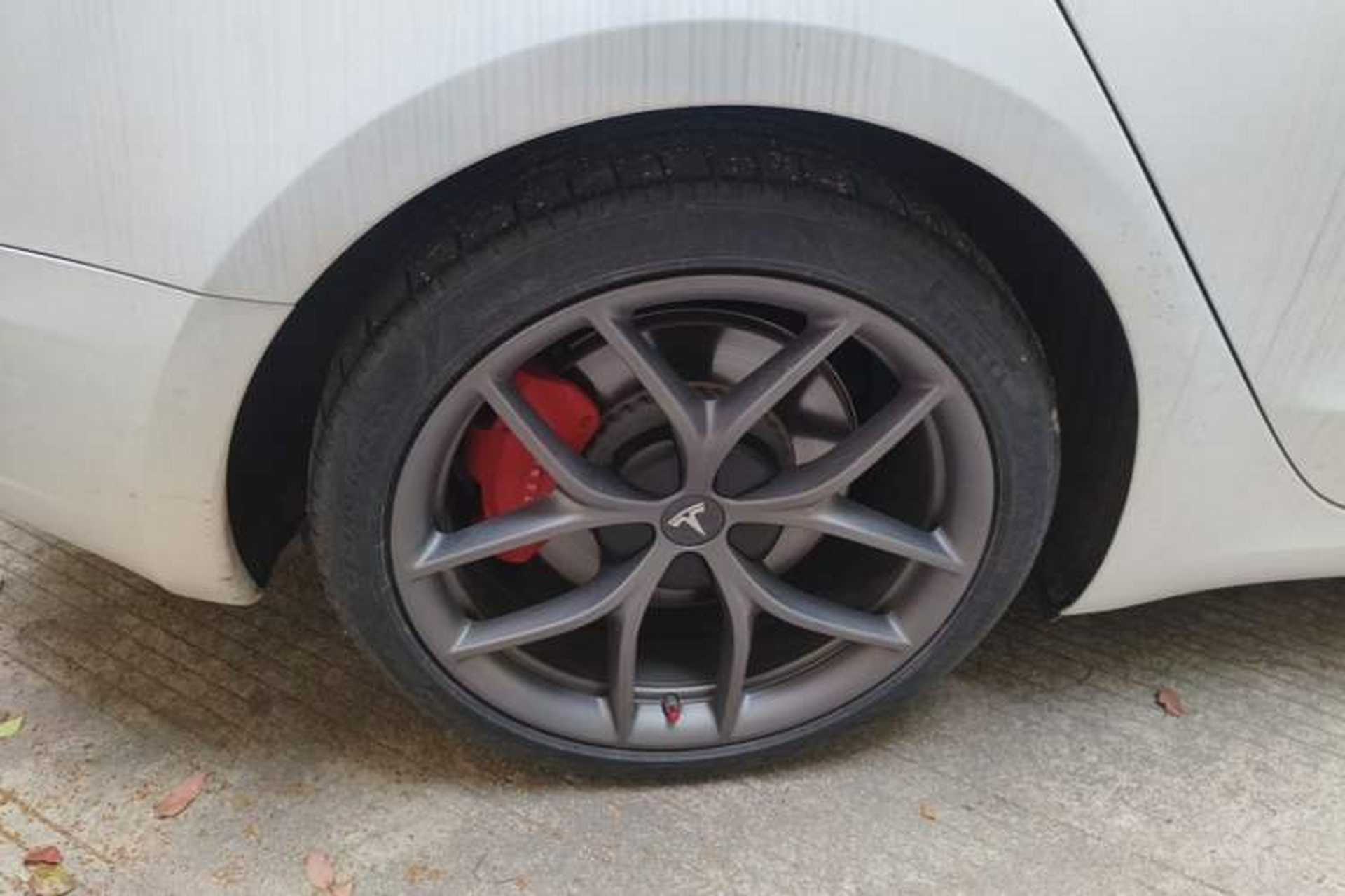 Used Tesla Model 3 2021 Revised Version II – Performance High-Performance All-Wheel-Drive Edition Right Rear Wheel Hub