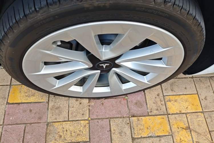 Used Tesla Model 3 2021 Standard Range Rear-Wheel Drive Upgraded Version 3D6 Right Rear Wheel Hub