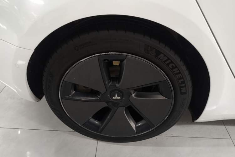 Used Tesla Model 3 2021 Standard Range Rear-Drive Upgraded Version Right Rear Wheel Hub